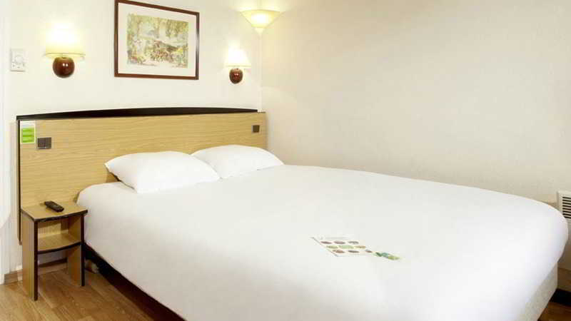 แคมพาไนล์ โฮเต็ล แอนด์ เรสเทอรองค์ โกรินเช็ม Hotel คอร์เกิม ภายนอก รูปภาพ